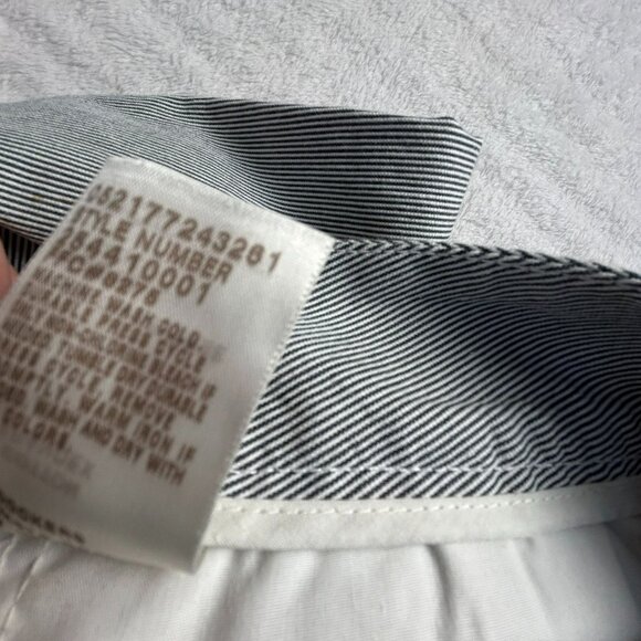 Dockers Women's Striped Mid Rise Curvy Casual Bermuda Shorts Black/White 6 - Picture 4 of 9